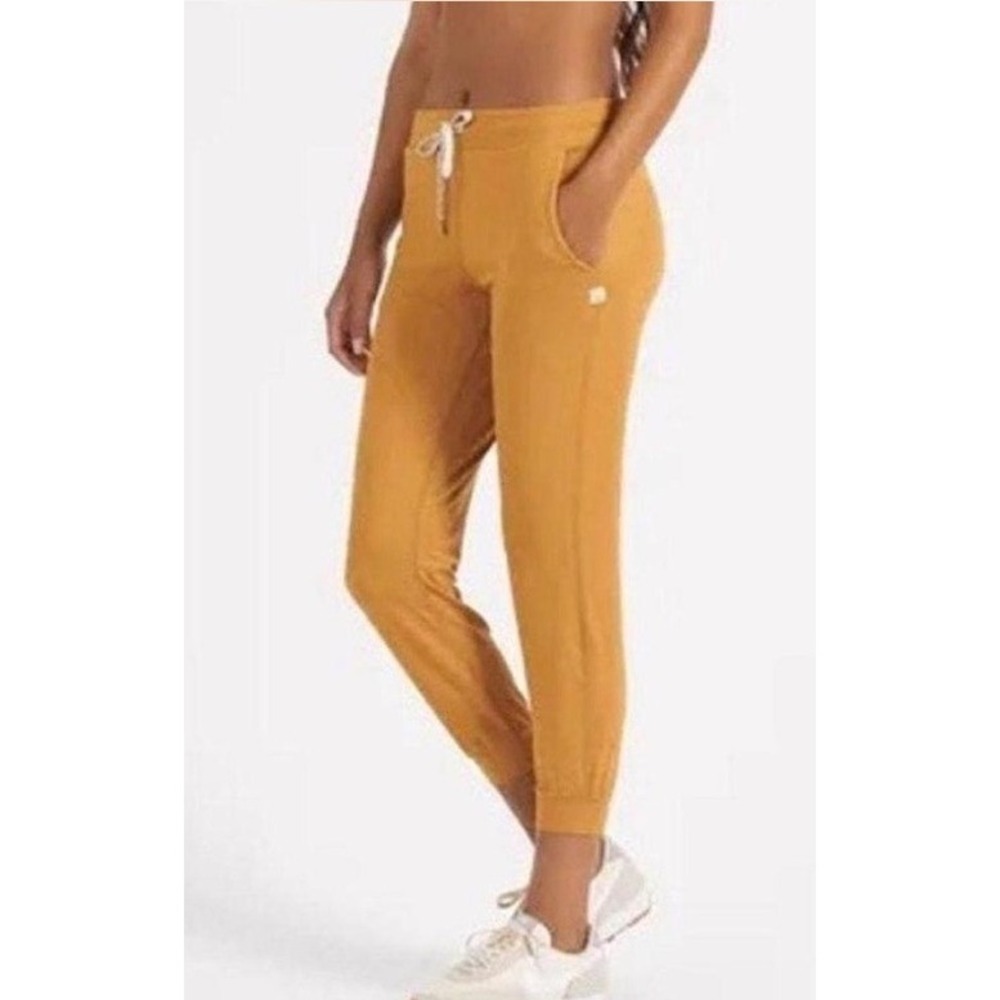 Vuori Performance Jogger Mustard Yellow Heather Womens Medium